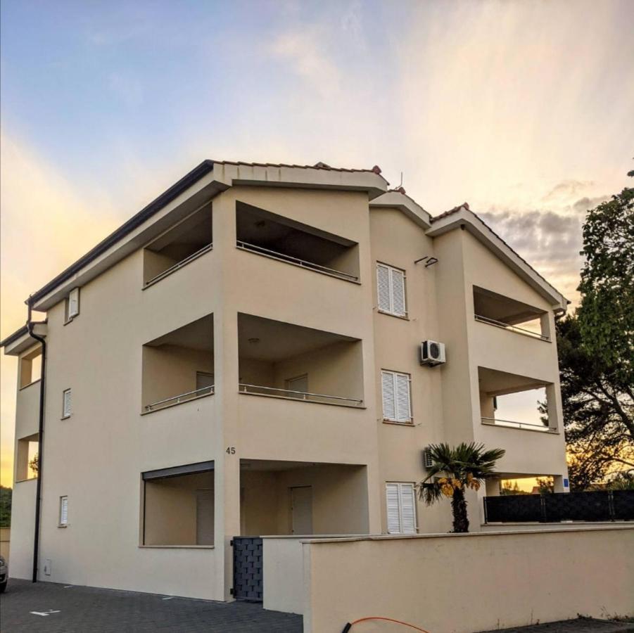 Apartment Iva Šilo Kültér fotó