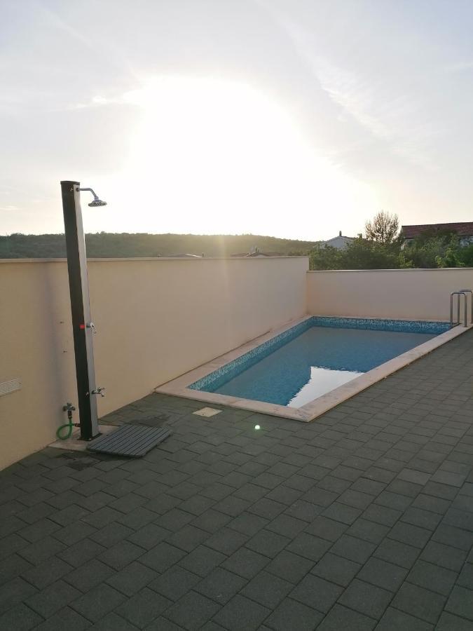 Apartment Iva Šilo Kültér fotó